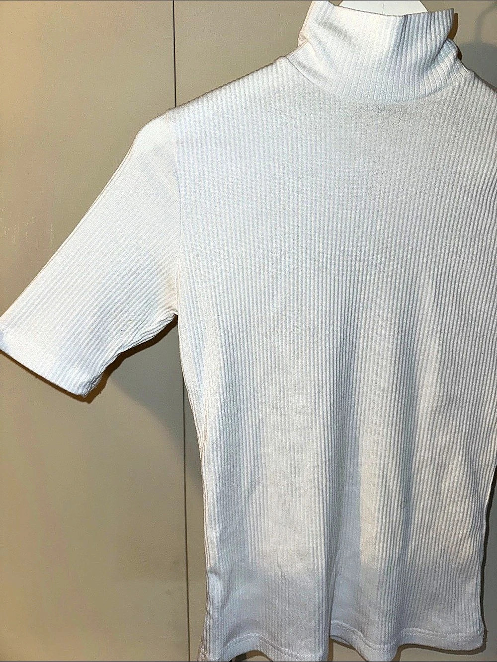 Ribbed Turtleneck Short Sleeve Top in White - Picture 2 of 4